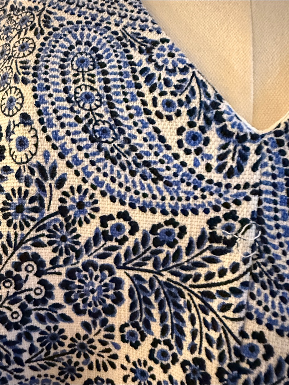 Tommy Hilfiger Blue & White Paisley V-Neck Midi Dress - Picture 4 of 5